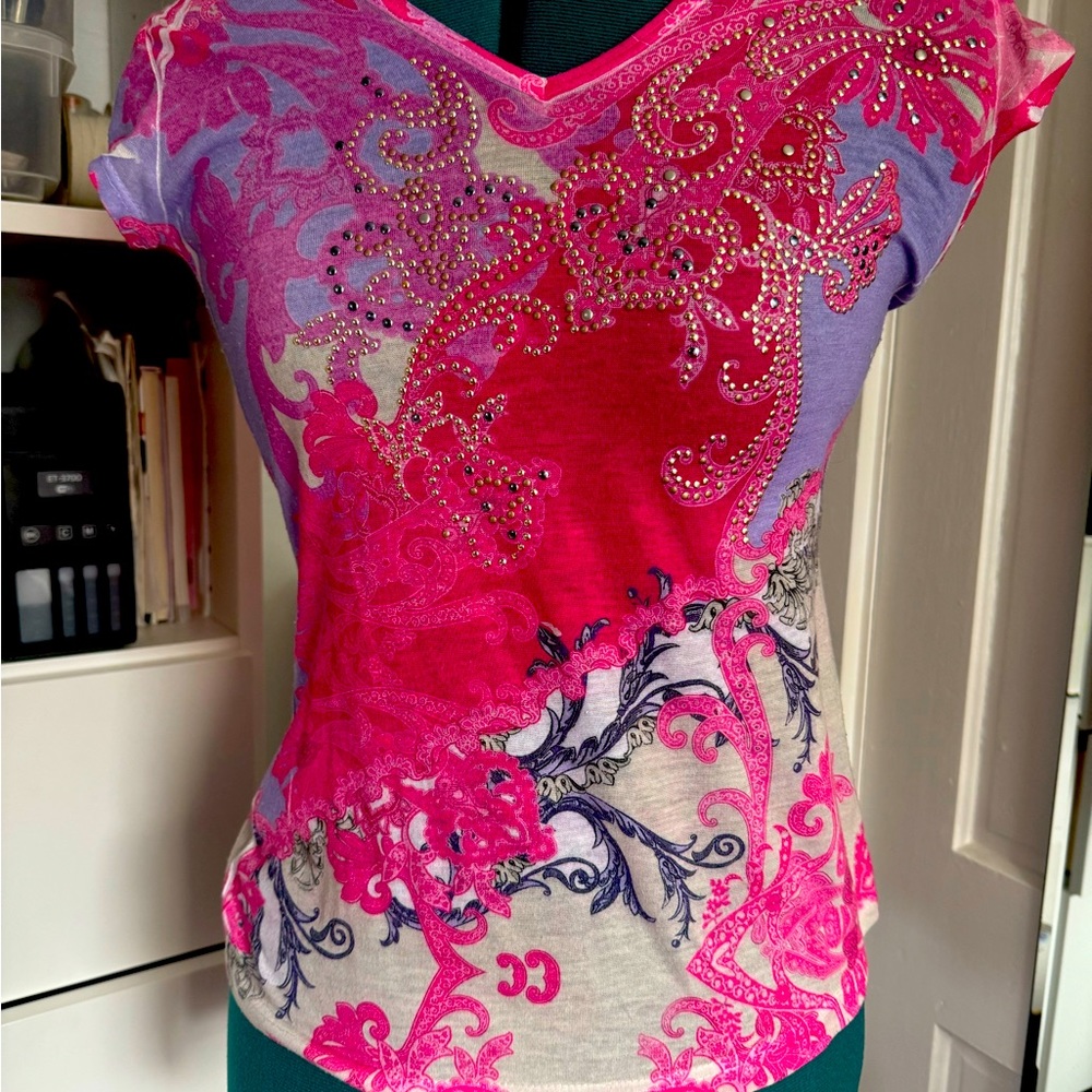 Cache size S cap sleeve T shirt